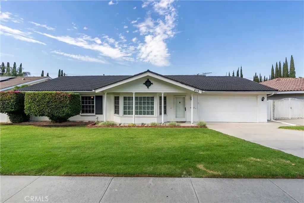 415 E Kendall Street, Corona