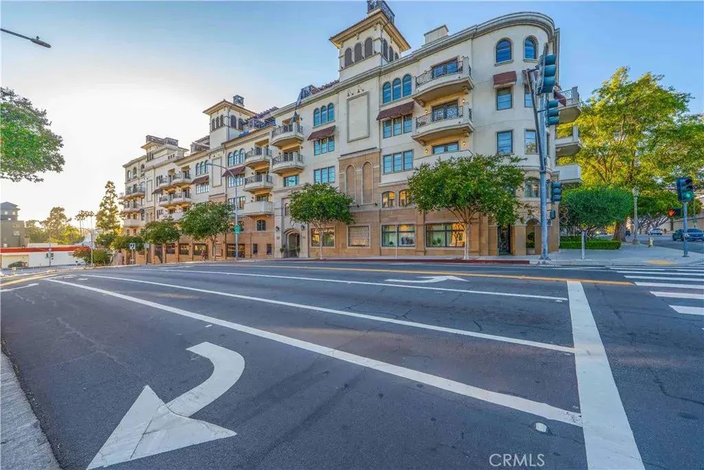 155 Cordova 204, Pasadena