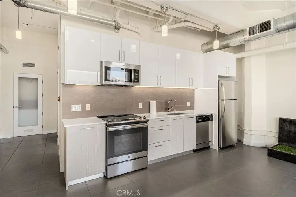 939 S Broadway #1001, Los Angeles