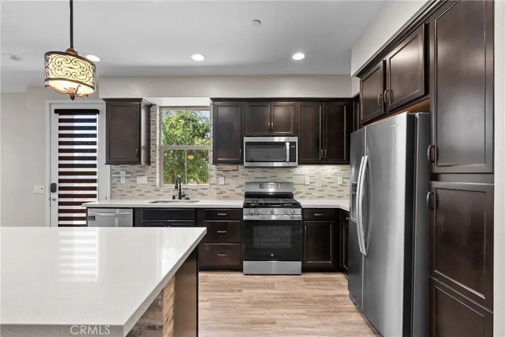 105 Red Brick, Simi Valley