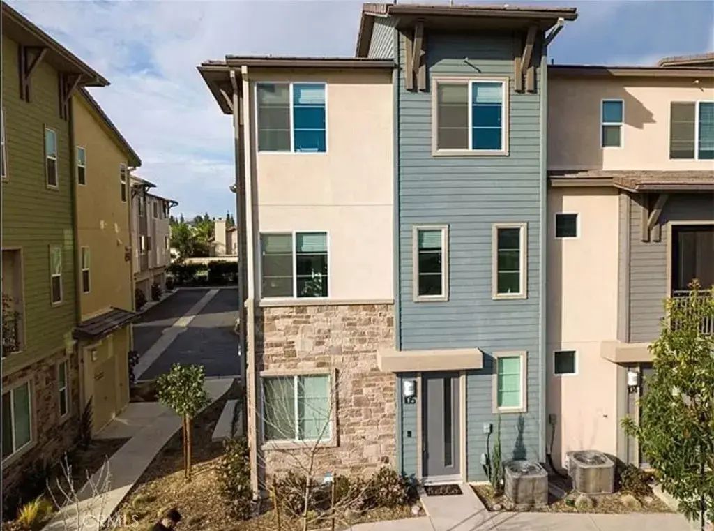 838 Savi Drive 105, Corona