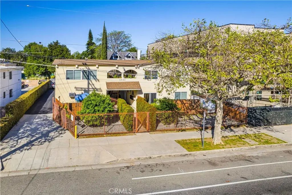 5923 Woodman Avenue, Valley Glen