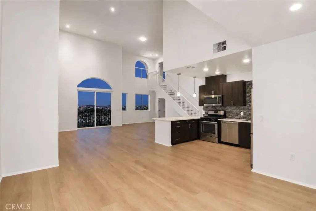 124 W Colorado 502, Glendale