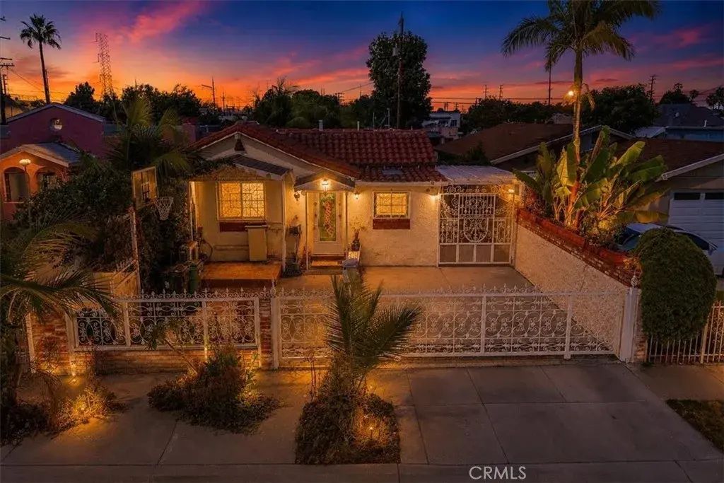 9501 Baird Ave, Los Angeles