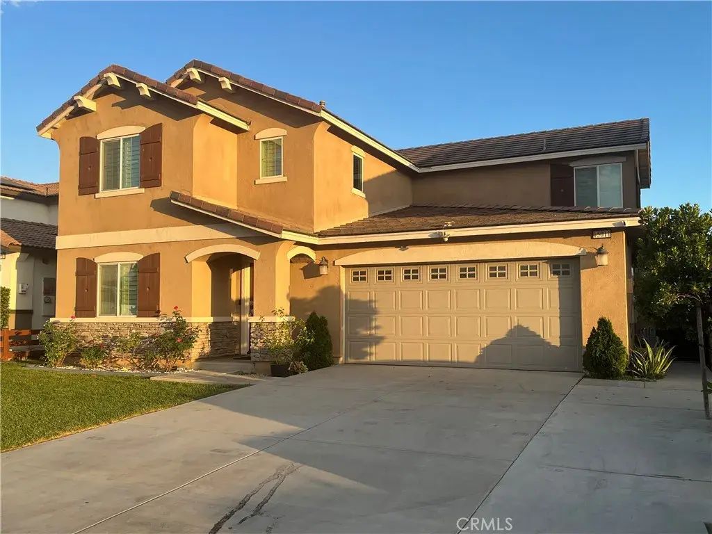 15011 Larkstone, Fontana