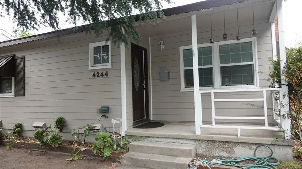 4244 Boston, Glendale