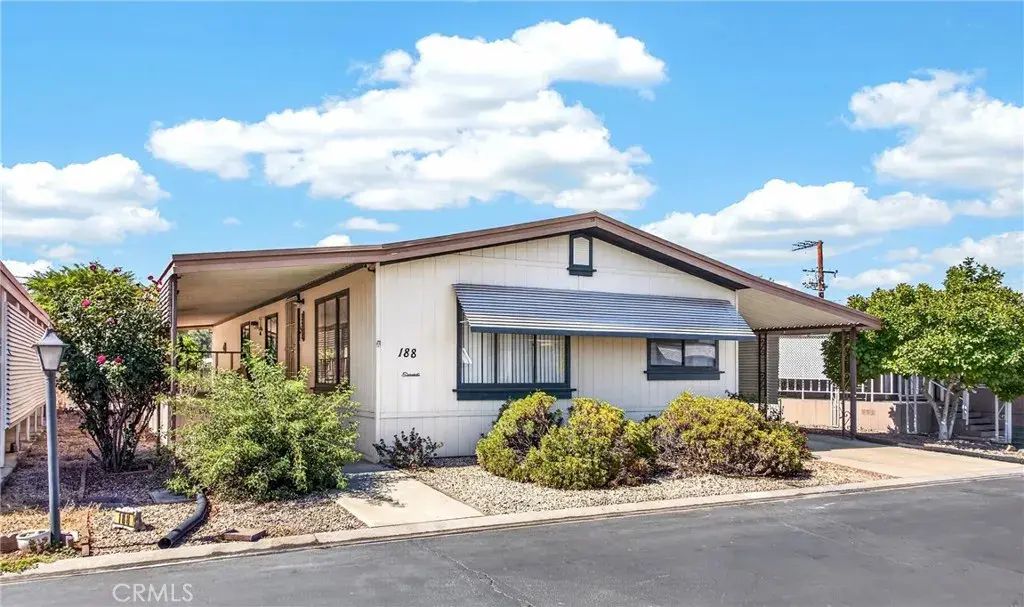 1300 W Menlo 188, Hemet