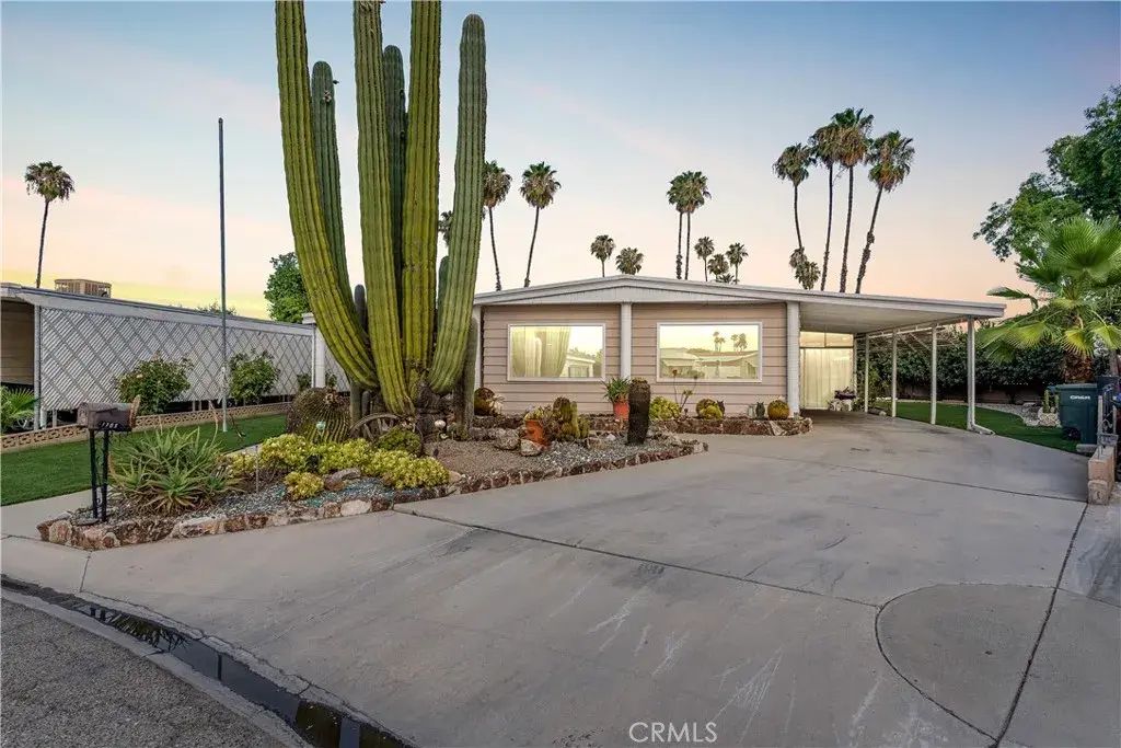 1705 Santo Domingo, Hemet