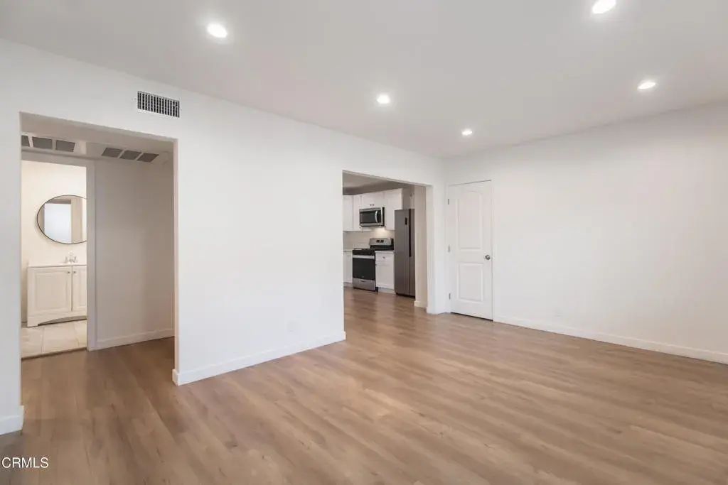 328 E Tujunga Avenue 7, Burbank