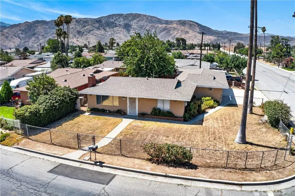 2174 W Lincoln, Banning
