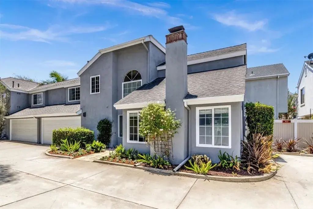 2626 Santa Ana 3, Costa Mesa