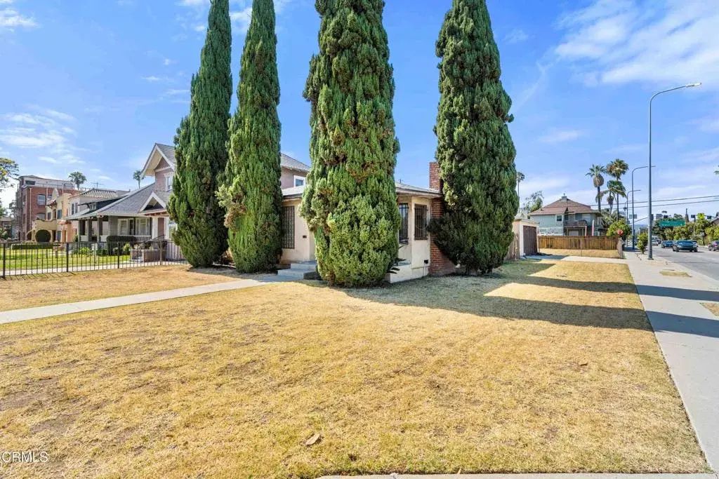 2303 W 25th Street, Los Angeles