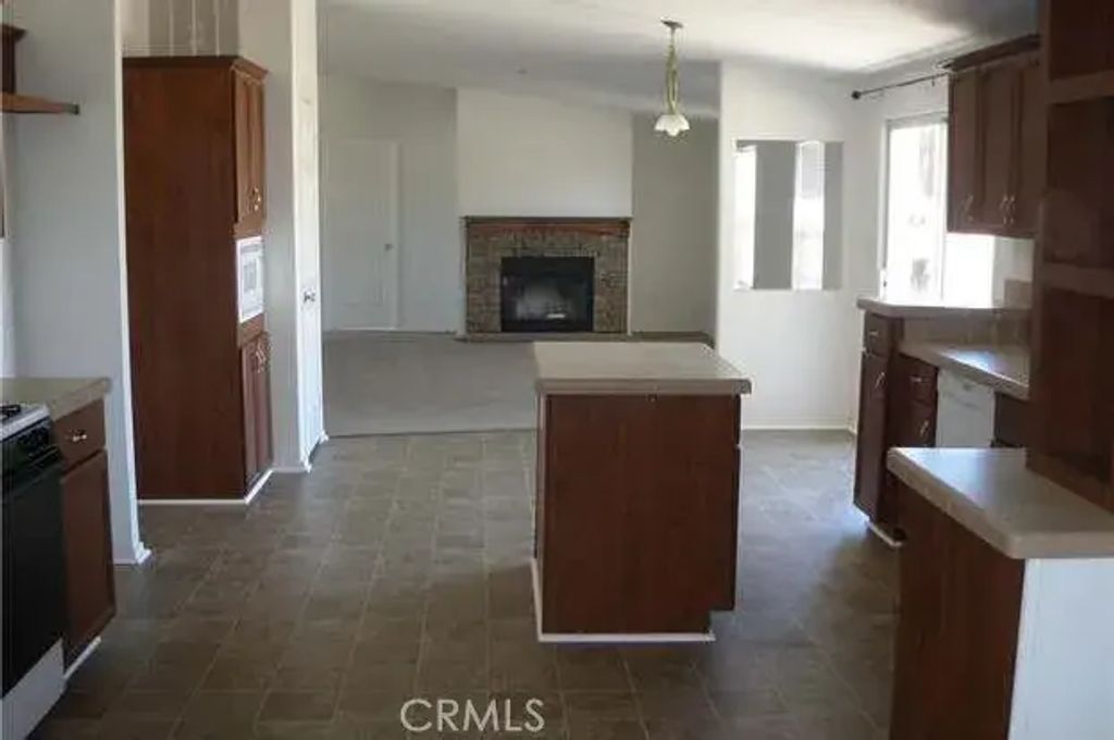 45995 Roca Vista, Aguanga