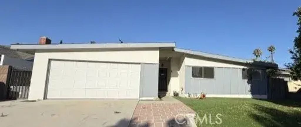 15662 Pacific, Tustin