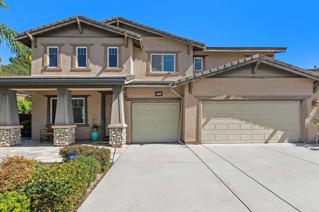 28292 Meadow Glen Way West, Escondido