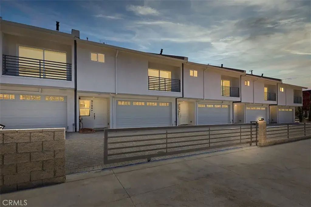 9110 Burnet Avenue, North Hills