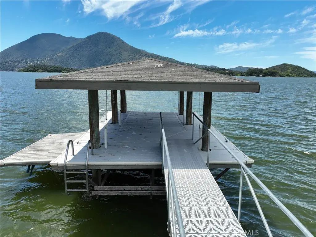 9221 E Highway 20, Glenhaven