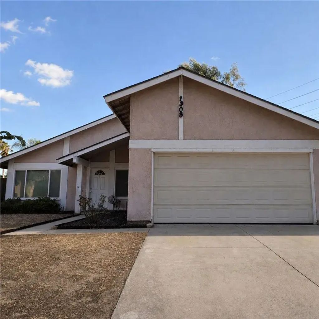 1908 E Highland Court, Ontario