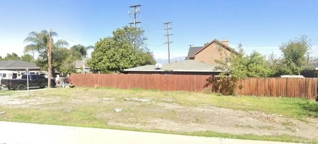 111 School, Corona