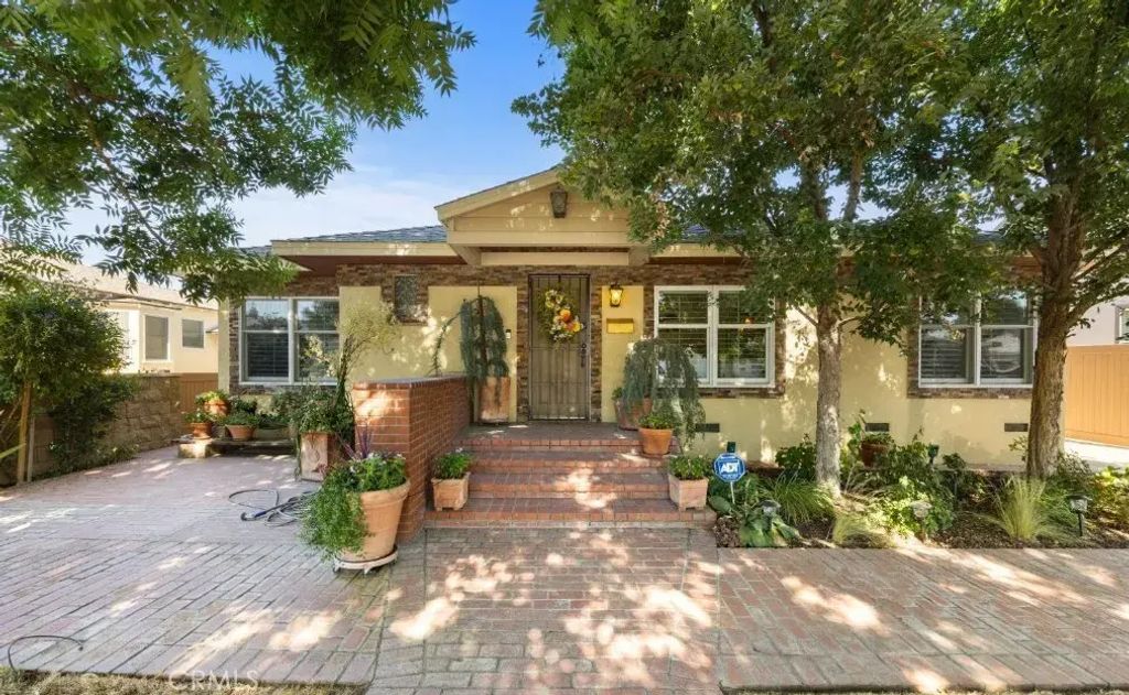 128 Western, Bakersfield