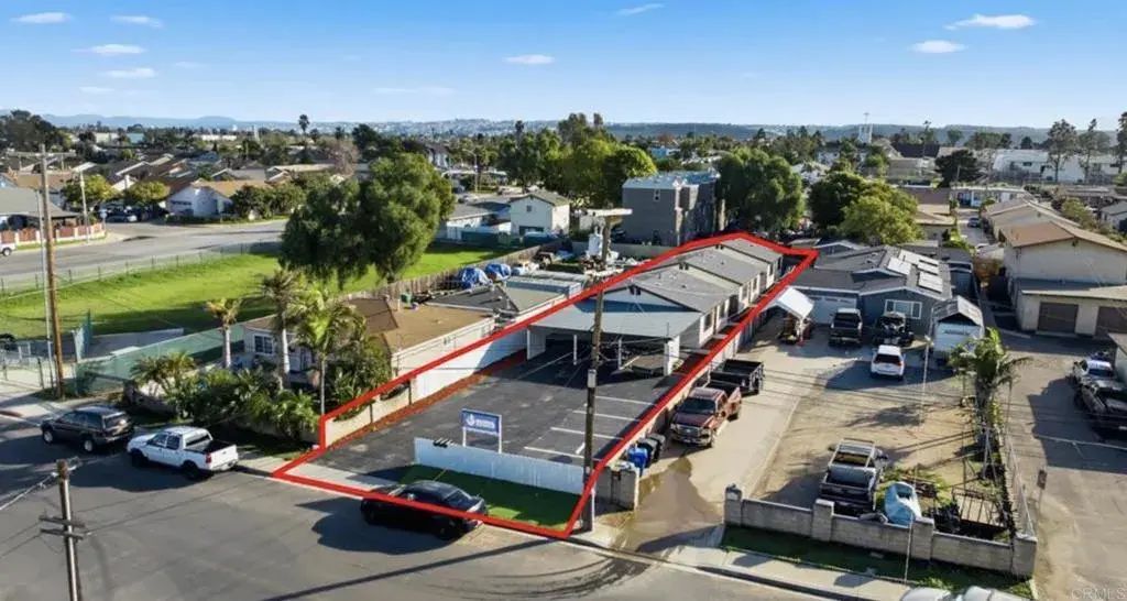 1877 Donax Avenue, 