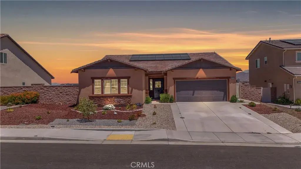 30690 Hawkscrest, Winchester