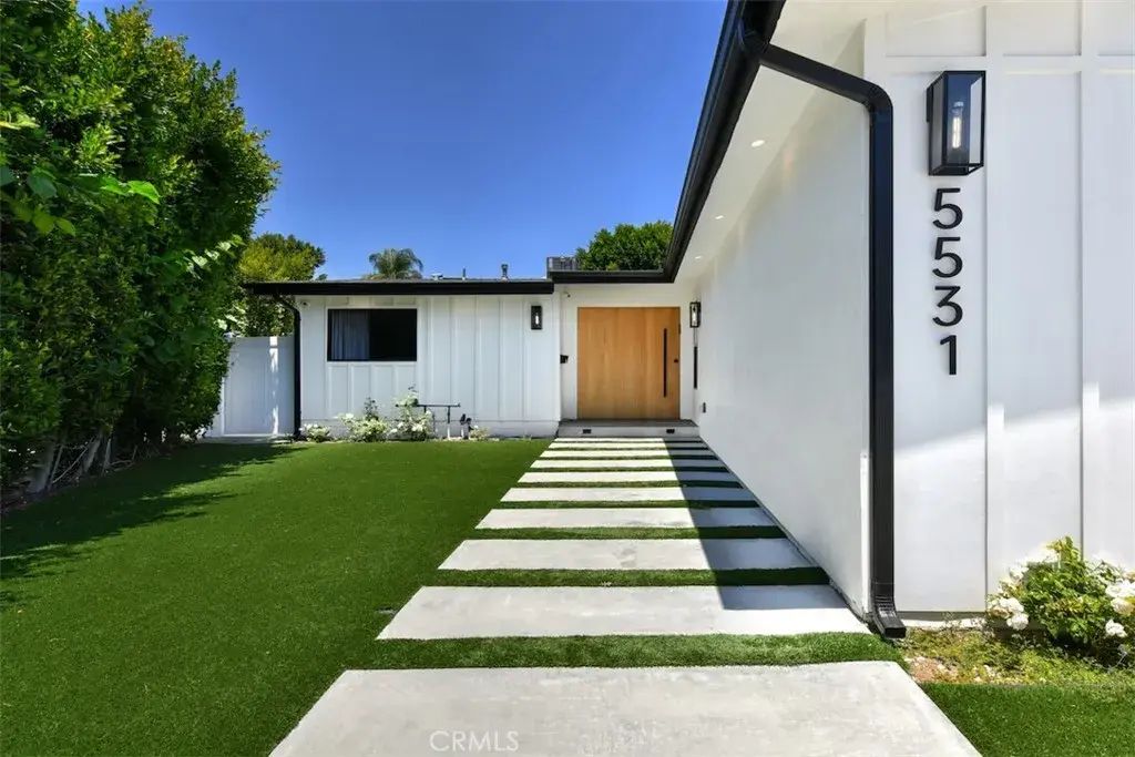 5531 Hermitage, Valley Village
