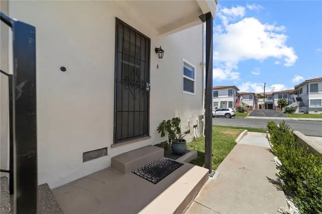 107 N 1st Street A, Alhambra
