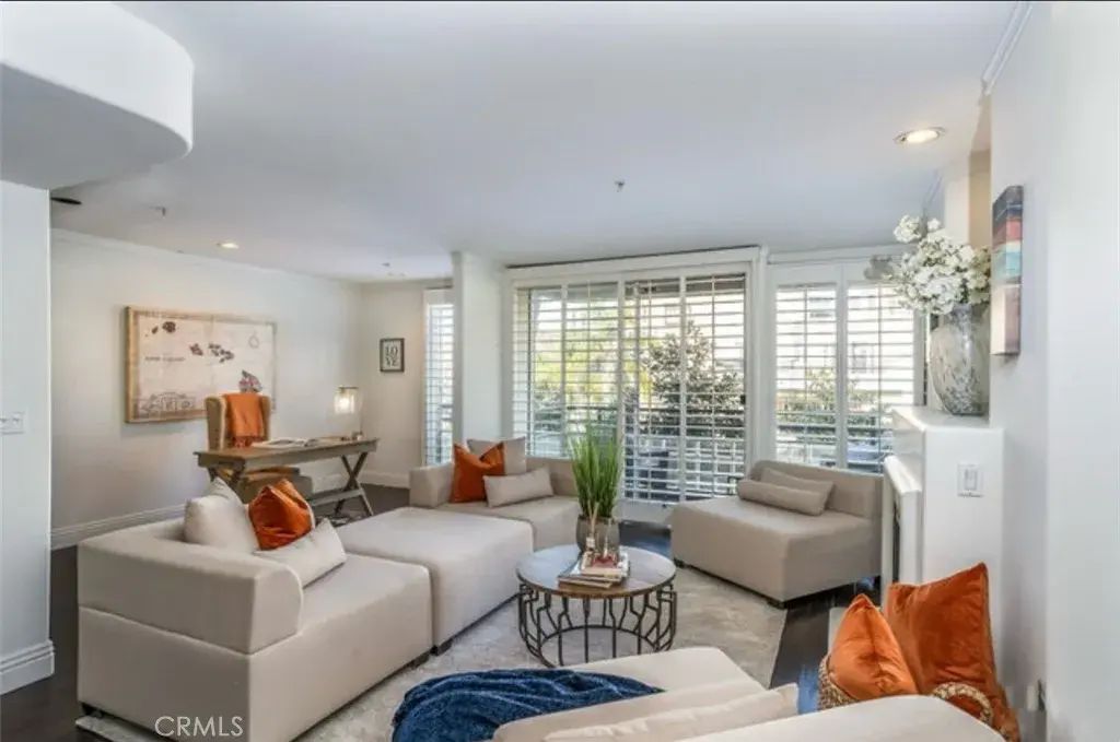 1819 Holmby Avenue 204, Los Angeles