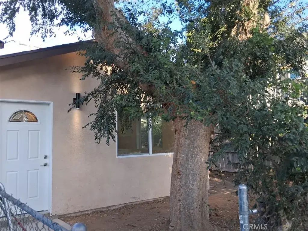 2292 10 Th, Riverside