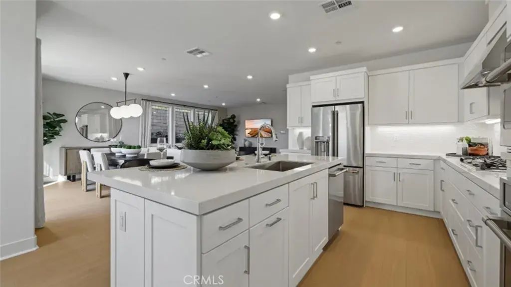 684 Guy Turner Drive, Camarillo