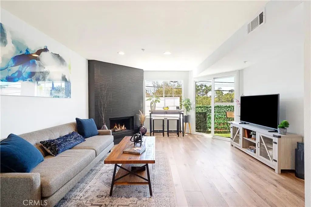 707 W 4th 8, Long Beach