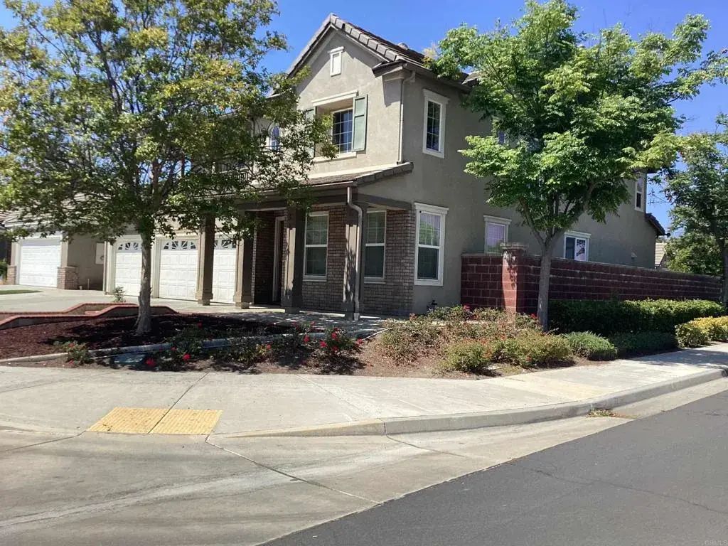 39263 Half Moon Circle, Murrieta
