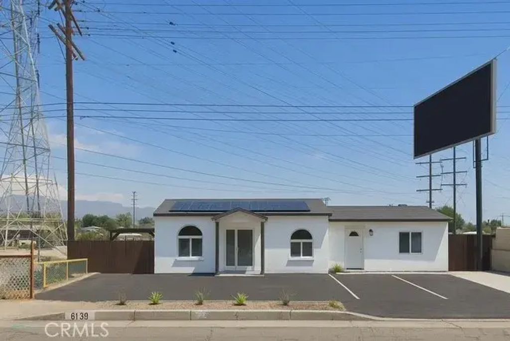 6138 Vineland Avenue, North Hollywood