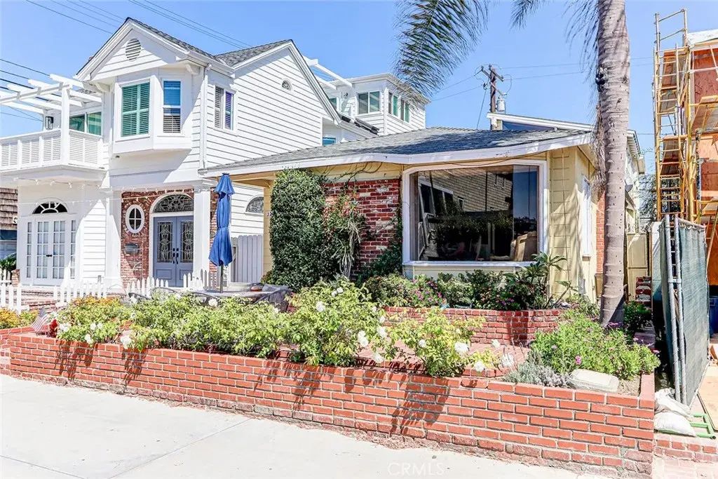 321 4th, Manhattan Beach