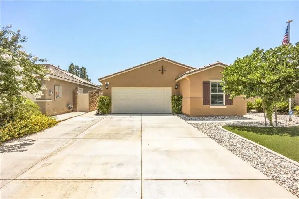 433 Willow, Perris