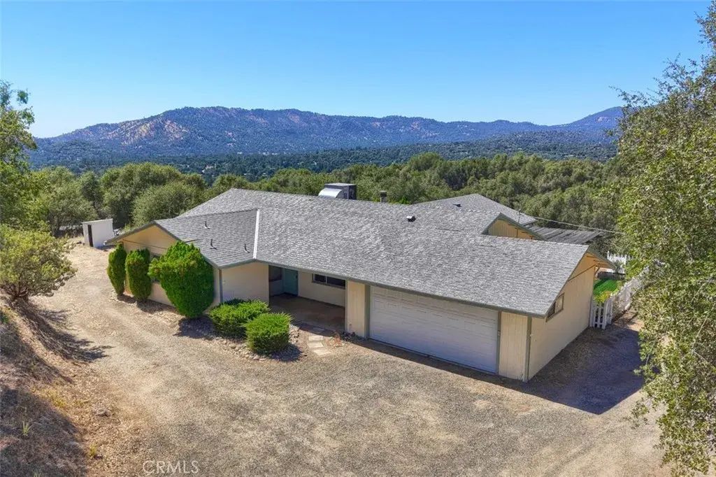 46316 Eastwood South, Oakhurst