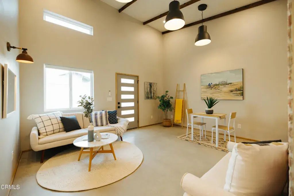 187 W Park Row Avenue 101, Ventura