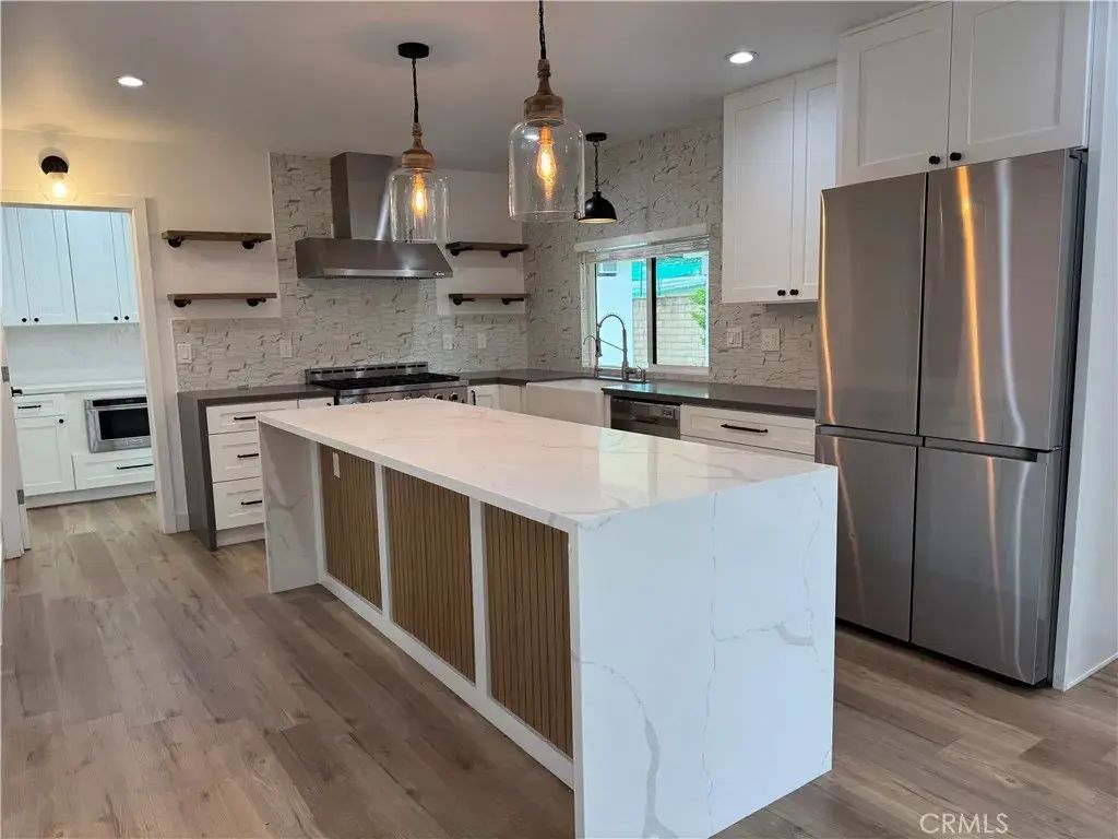 380 Mira Loma Pl, Costa Mesa