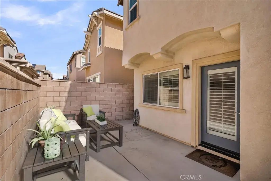16064 Symphony Lane, Fontana