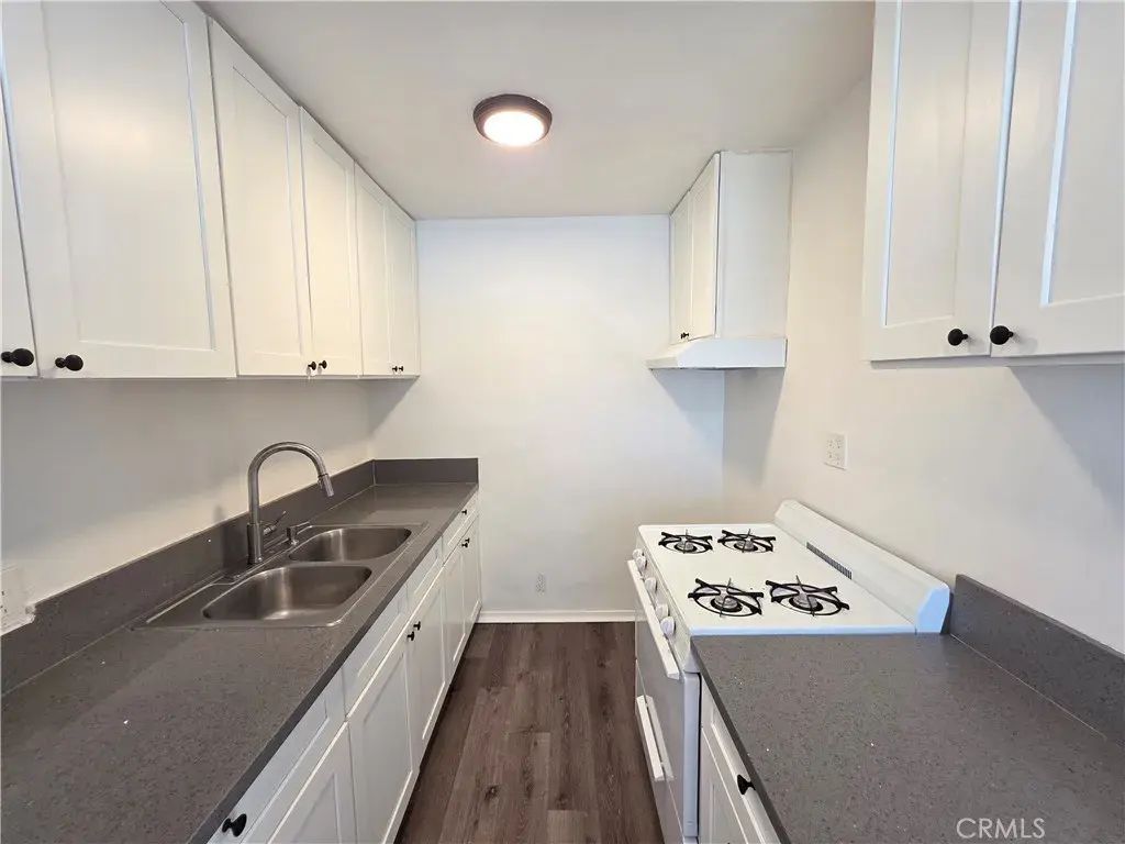 252 E 79th, Los Angeles