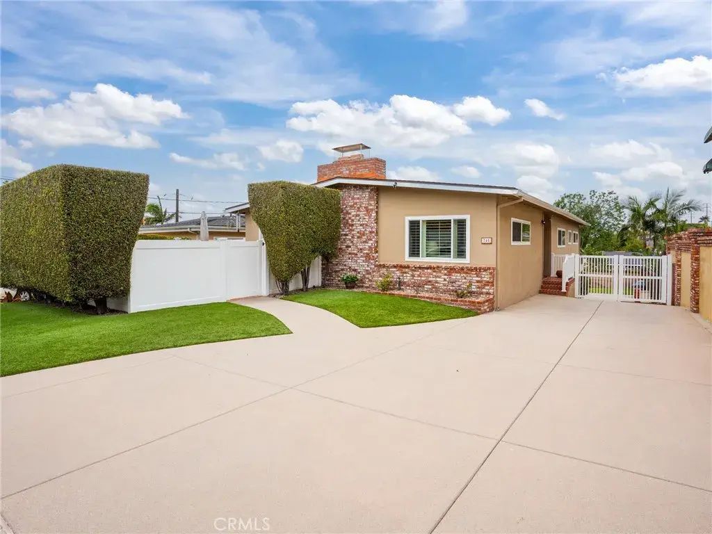 745 Penn Street, El Segundo