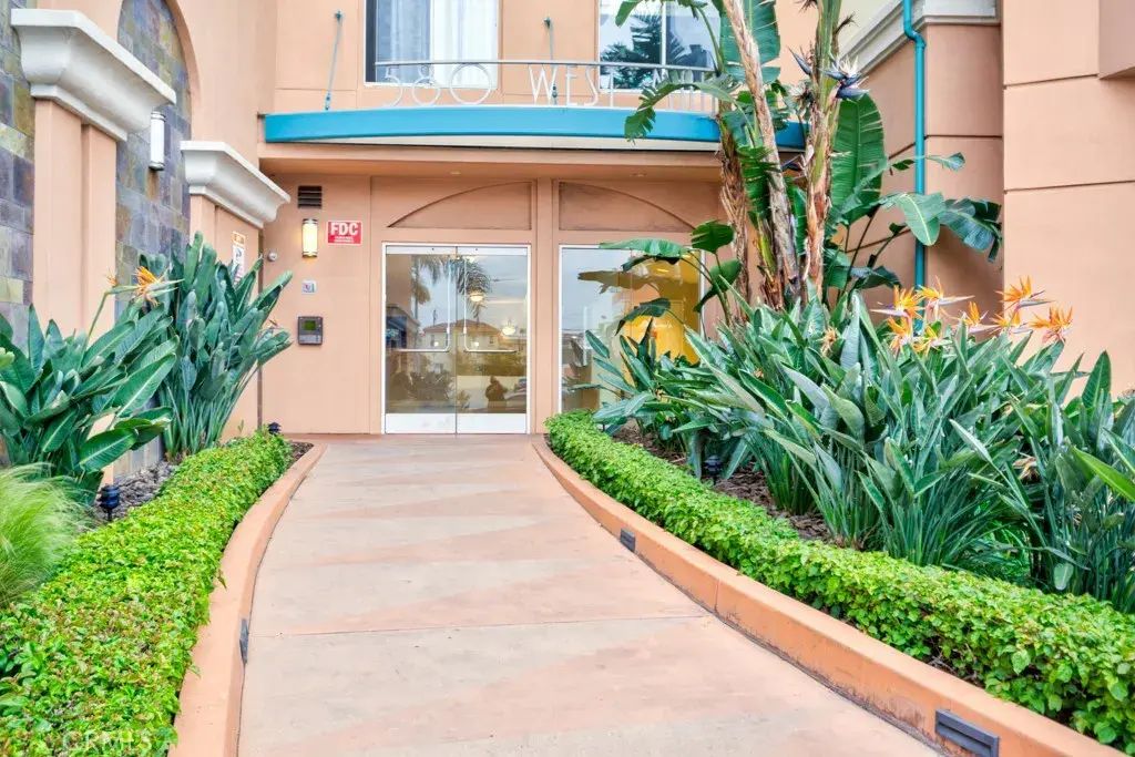 580 W Main 302, Alhambra