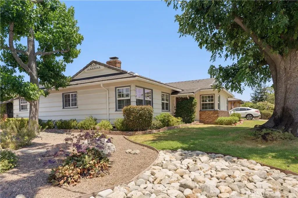 903 E Dalton, Glendora
