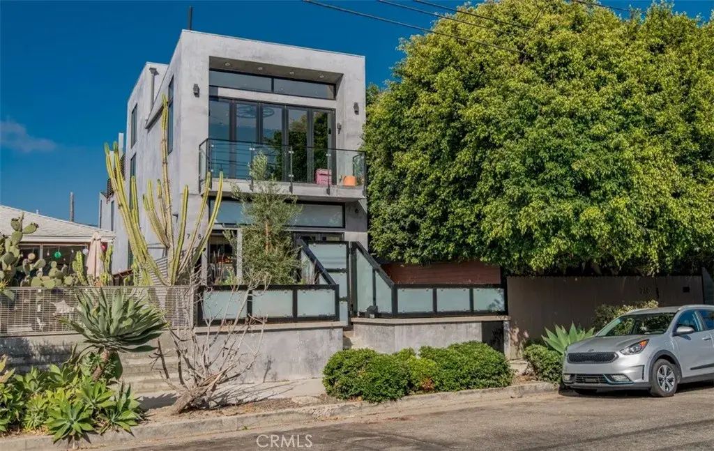 708 Hampton Drive, Venice