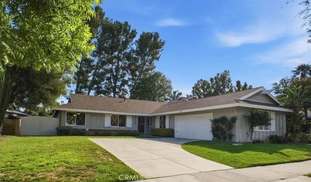 22220 Barbacoa Drive, Saugus