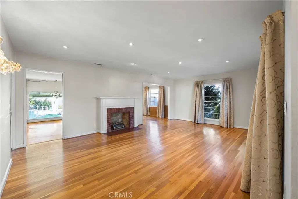 1207 Graynold, Glendale