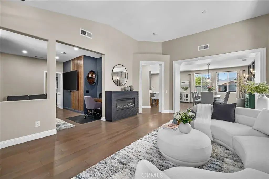 5526 Lincoln, Hemet