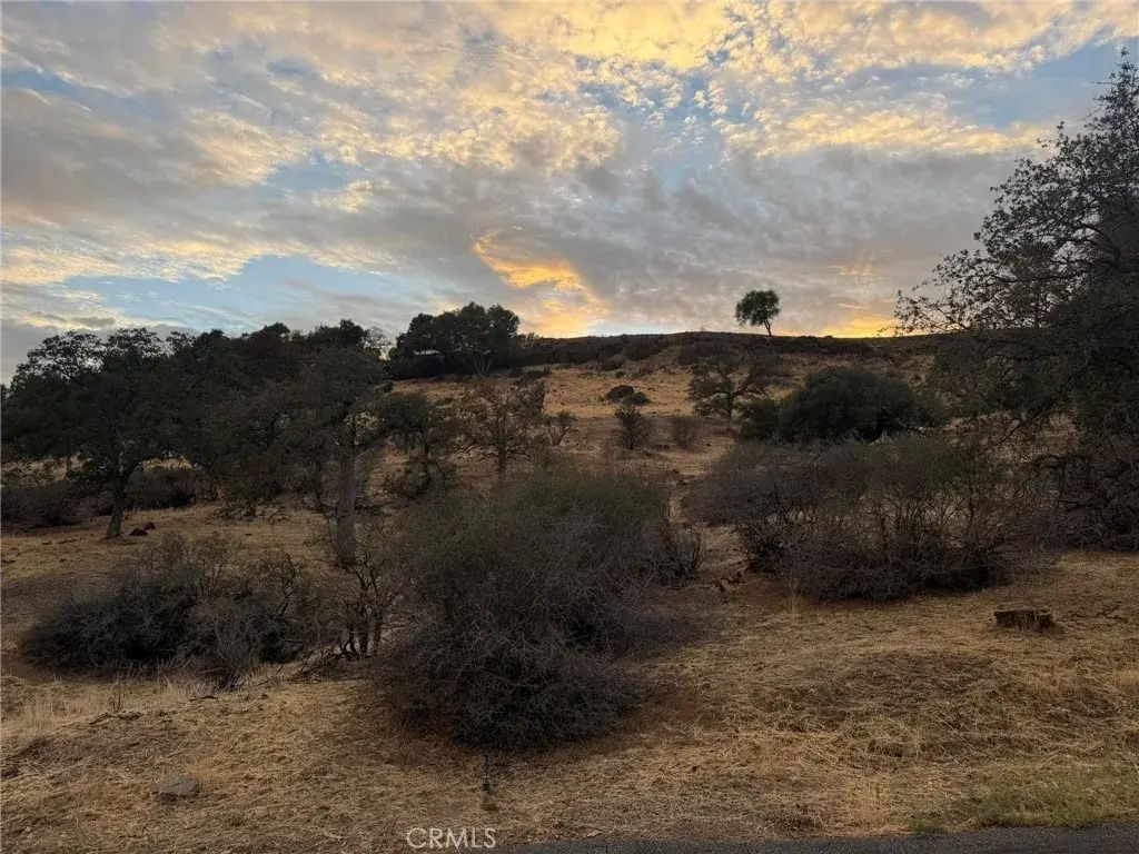 808 Whispering Winds, Chico