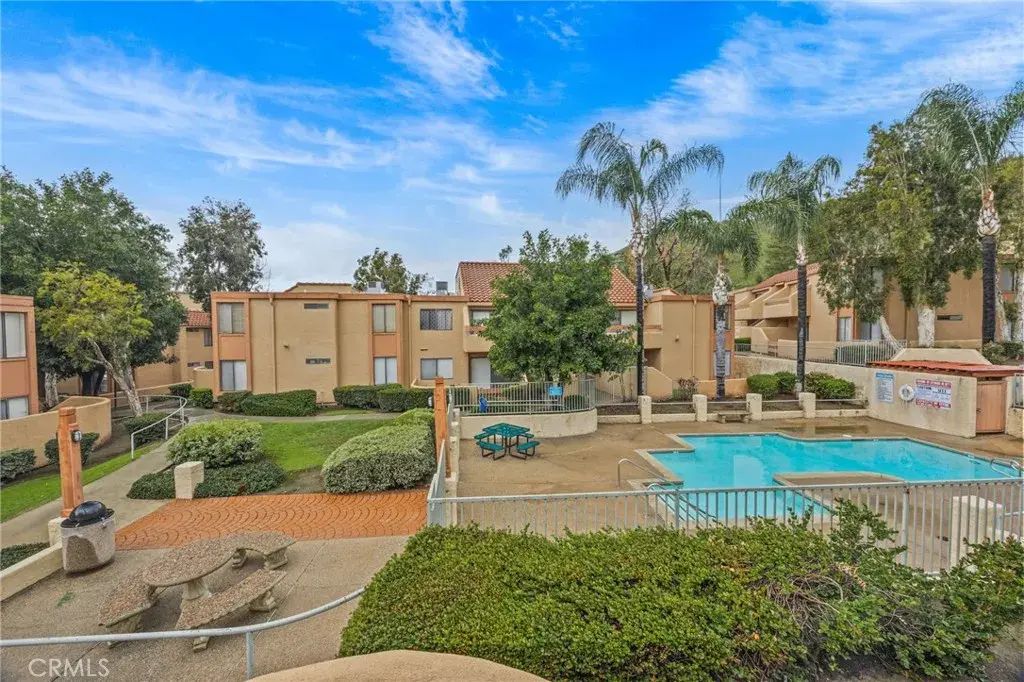 1400 W Edgehill Road 11, San Bernardino